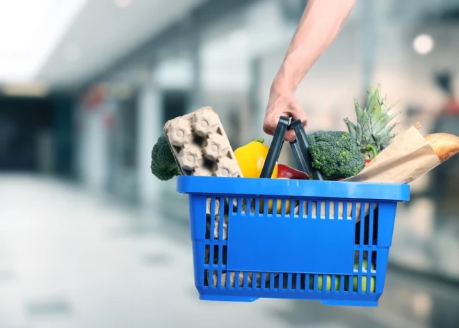 Cenu trieciens vēl tikai priekšā? Ekonomists brīdina, kad Latvijā varētu sadārdzināties pārtika un pakalpojumi