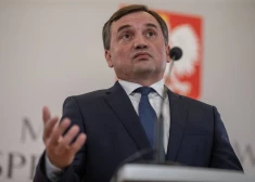 Apsūdzētais Polijas eksministrs Zjobro, iespējams, aizbēdzis uz ASV