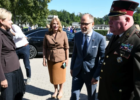 Эвика Силиня потребовала отставки министра обороны Андриса Спрудса.