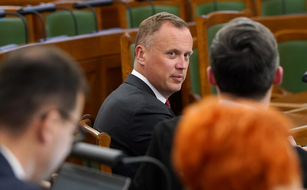 Tavars pārmet Siliņai aizsardzības ministra Sprūda nepadzīšanu 