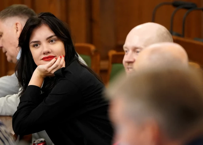 Selma Levrence zaudēs Saeimas deputātes mandātu, atgriežoties Sprūdam