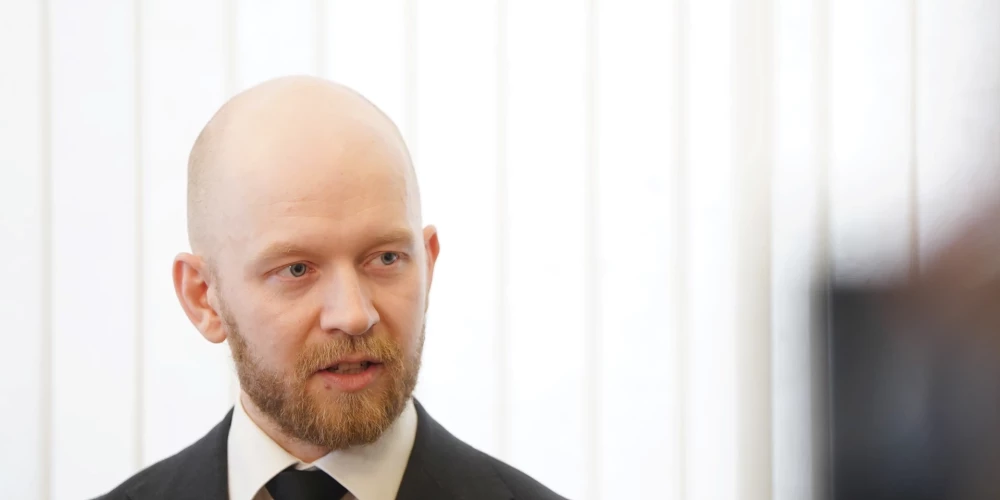 Partijas "Progresīvo" Saeimas frakcijas vadītājs, partijas līdzpriekšsēdētājs Andris Šuvajevs piedalās preses konferencē, kurā informē par "Progresīvo" tālāko dalību valdības koalīcijā.