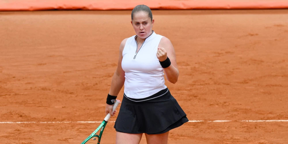 Aļona Ostapenko pagaidām Romā turnīru aizvada pārliecinoši. 