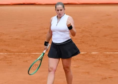 Aļona Ostapenko ar pārliecinošu sniegumu sasniedz prestižā Romas "WTA 1000" turnīra ceturtdaļfinālu