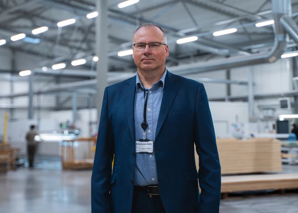 “Digitalizācijā īpašu uzmanību pievērsām cilvēkresursu uzskaites procesa pilnveidei un drošībai. Ļoti labs risinājums ražošanā ir personāla piekļuves turnikets, kas nodrošina gan precīzu laika uzskaiti, gan arī to, lai uzņēmumā neiekļūst nepiederošas personas,” stāsta Jānis Dišlers.