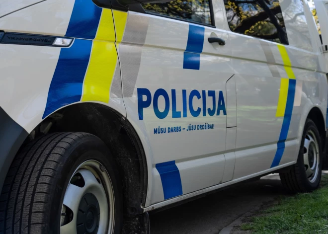 Purvciemā pensionārs pa logu šauj putnus