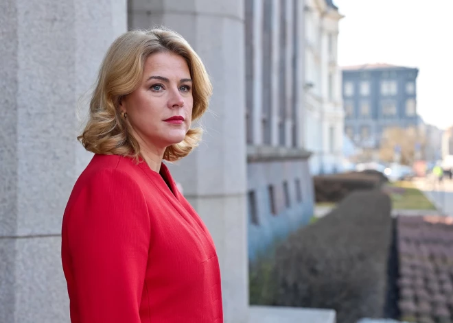 Pēc Sprūda demisijas aizsardzības ministra pienākumus uz laiku pārņem Siliņa