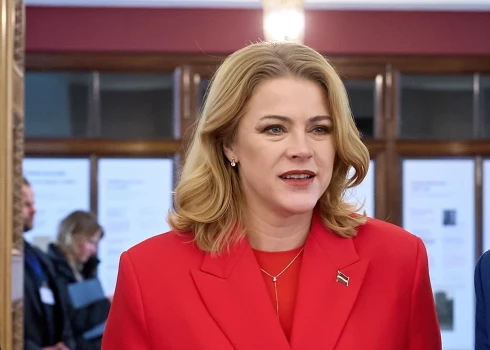 Премьер-министр Латвии Эвика Силиня рассказала, что однажды услышала голос Бога.