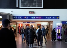 Нападение в центре Риги: на вокзале мужчина стал душить женщину из-за телефона
