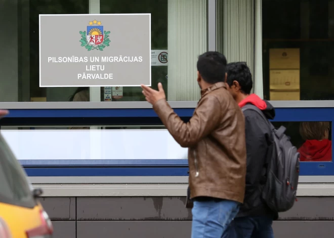 Saeimas komisija noraida pašnodarbinātības aizliegumu ārzemniekiem, bet atbalsta stingrāku studentu kontroli