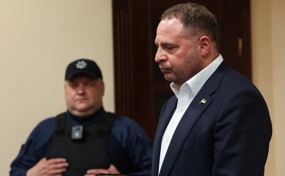 Bijušo Zelenska kancelejas vadītāju Jermaku vēlas apcietināt