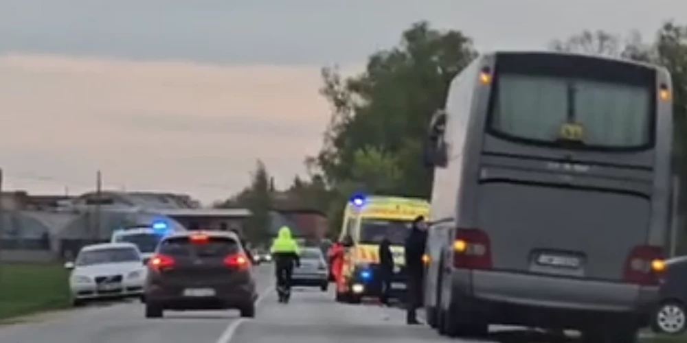 Traģēdijas vieta Bauskas novadā, kur dzīvību zaudēja 13 gadus veca meitene (ekrānuzņēmums no video)
