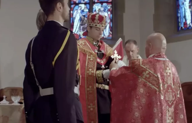 31 gadu vecais šveicietis Jonass Lauviners 2019. gadā sev Bernes baznīcā sarīkoja kronēšanas ceremoniju, pēc kuras viņš publiski dēvē sevi par karali Jonasu I.