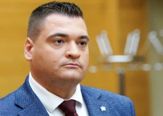 После потасовки в Рижской думе хотят запретить депутатам снимать заседания на телефон