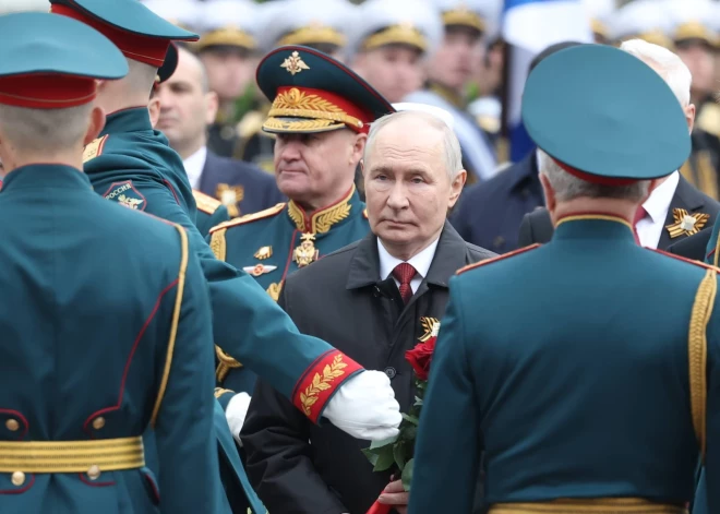 Financial Times: военные убедили Путина, что возьмут Донбасс до осени