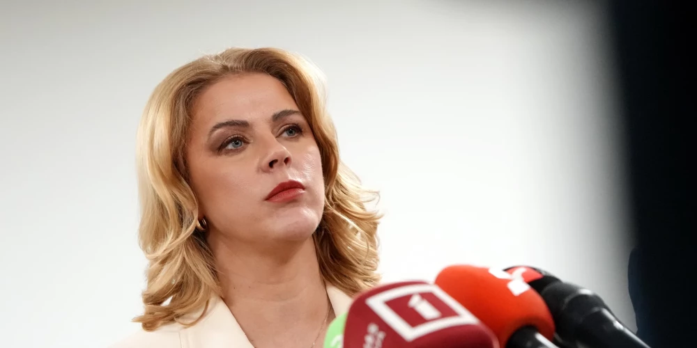 Ministru prezidente Evika Siliņa piedalās preses konferencē pēc tikšanās ar partijas "Progresīvo" Saeimas frakcijas deputātiem Saeimas frakcijas telpās, kur pārrunāja turpmāko darbu koalīcijā.