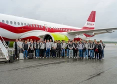 Latvijas hokeja izlase devusies uz pasaules čempionātu Šveicē
