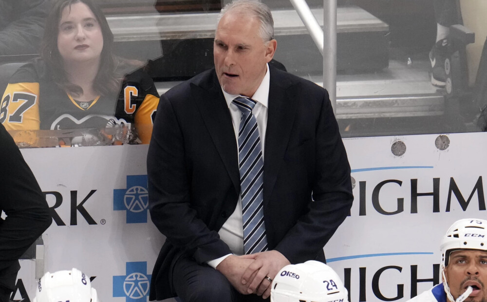 Toronto “Maple Leafs” pēc neveiksmīgas sezonas atlaiž galveno treneri Berubē