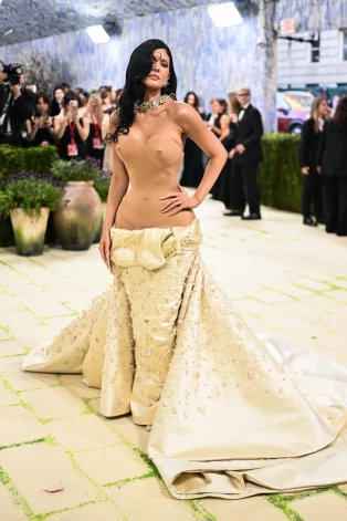 Kailija Dženere šā gada 4. maijā notikušajā “Met Gala” ballē Ņujorkā.