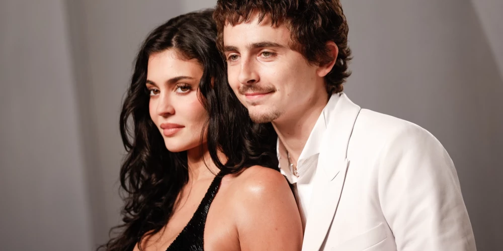 Kailija Dženere un Timortijs Šalamē “Vanity Fair” ballē pēc “Oskaru” ceremonijas šā gada martā.