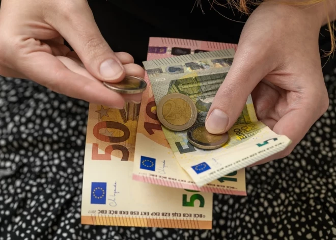 Minimālās algas celšana līdz 835 eiro: ekonomiste norāda uz svarīgu risku