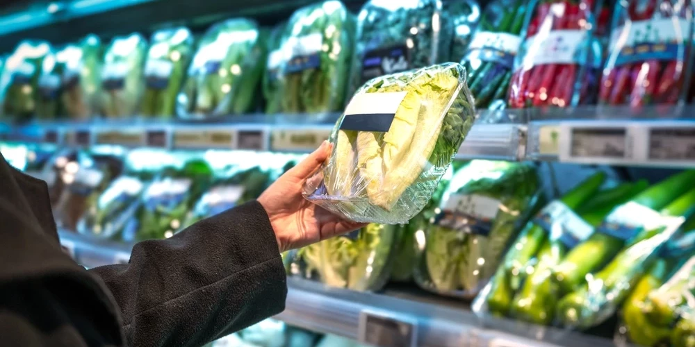 ES iepakojuma regula nesīs pārmaiņas Latvijas mazumtirdzniecībā.