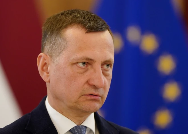 Aizturēts zemkopības ministrs Armands Krauze un valsts kancelejas direktors Raivis Kronbergs