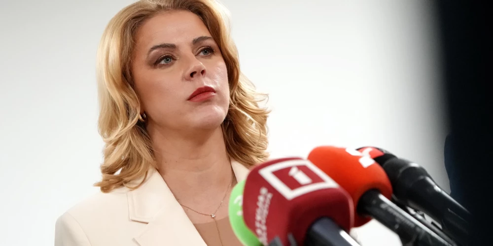 Сегодня премьер-министр Эвика Силиня решила уйти в отставку.