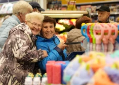 ФОТО: в одном из районов Риги с большим ажиотажем и очередями открылась новая Maxima XX