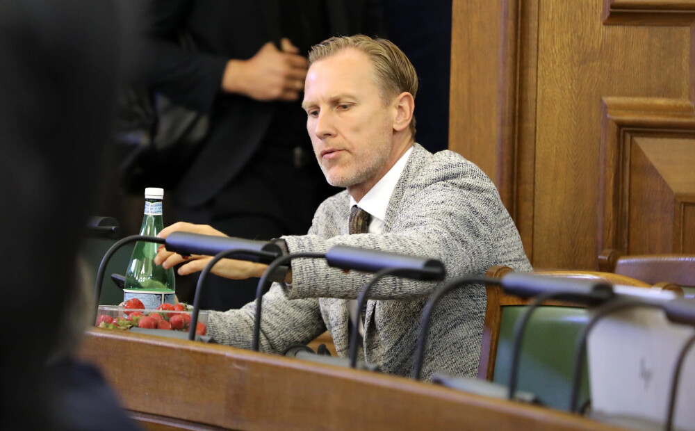 Aldis Gobzems, kurš mainījis vārdu uz Arigo Toro, paziņo par atgriešanos Latvijas politikā