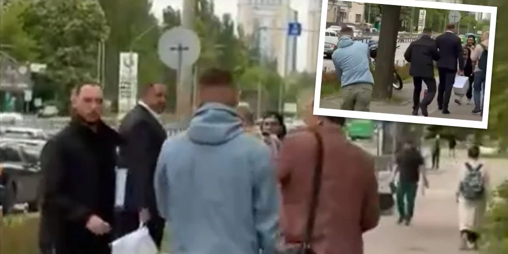 Нападавший попытался бросить в бывшего чиновника два яйца, но промахнулся.