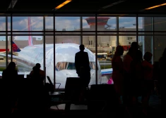 Vai Eiropas aviokompānijas pasažieriem "pūš miglu acīs" par gaidāmo ceļojumu sezonu? Skaidro analītiķi
