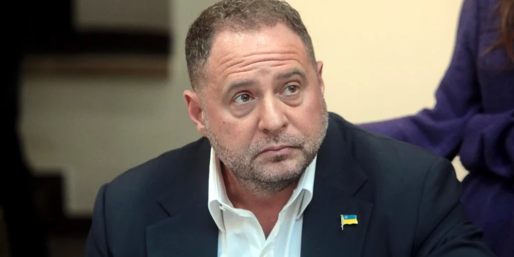 Ja bijušais Ukrainas prezidenta administrācijas vadītājs Andrijs Jermaks samaksās drošības naudu, viņš tiks atbrīvots no pirmstiesas apcietinājuma centra, taču viņam būs jāievēro vairākas procesuālas saistības.