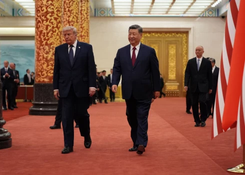 ASV prezidents Donalds Tramps Pekinā tiekas ar Ķīnas prezidentu Sji Dzjiņpinu (foto: Scanpix / AP)