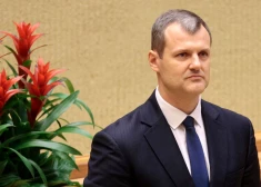 Lietuvas ekspremjers Palucks atzīts par aizdomās turēto lietā par nelikumīgu iedzīvošanos