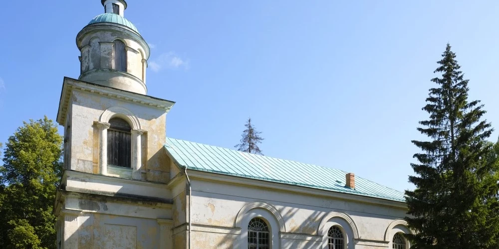 Sunākste ievērojama ar to, ka tur 18. gadsimta beigās par mācītāju kalpoja Vecais Stenders, bet pēc tam arī viņa dēls – Jaunais Stenders.