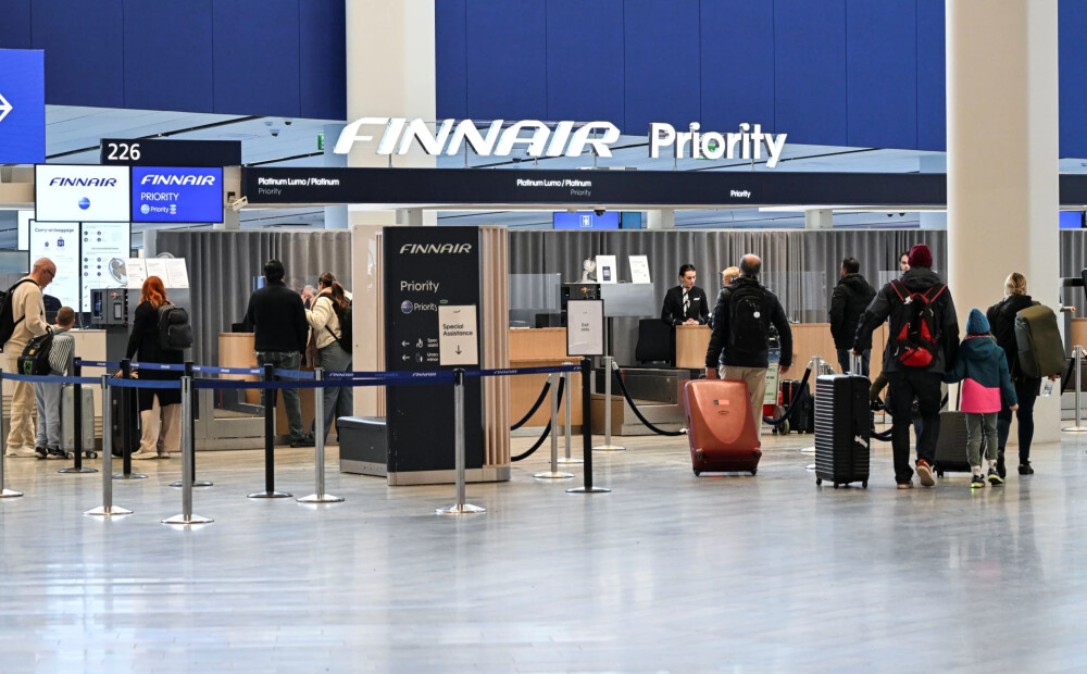 Helsinku lidosta iespējama drona dēļ uz trim stundām apturējusi gaisa satiksmi