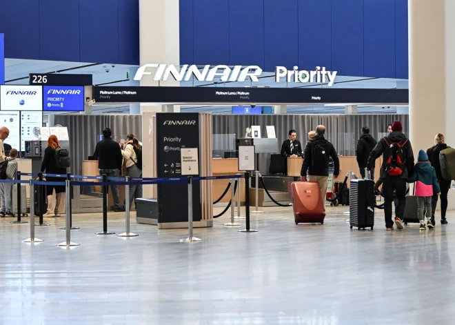 Helsinku lidosta iespējama drona dēļ uz trim stundām apturējusi gaisa satiksmi
