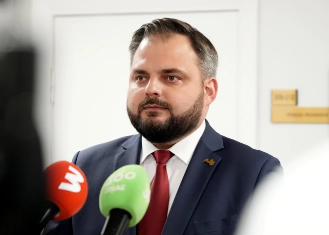 JV gatava sarunām par jaunu valdību, bet izslēdz sadarbību ar Šlesera un Rosļikova partijām