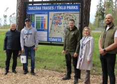 Tērvetē atklāts atjaunotais Tarzāna trases tīklu parks