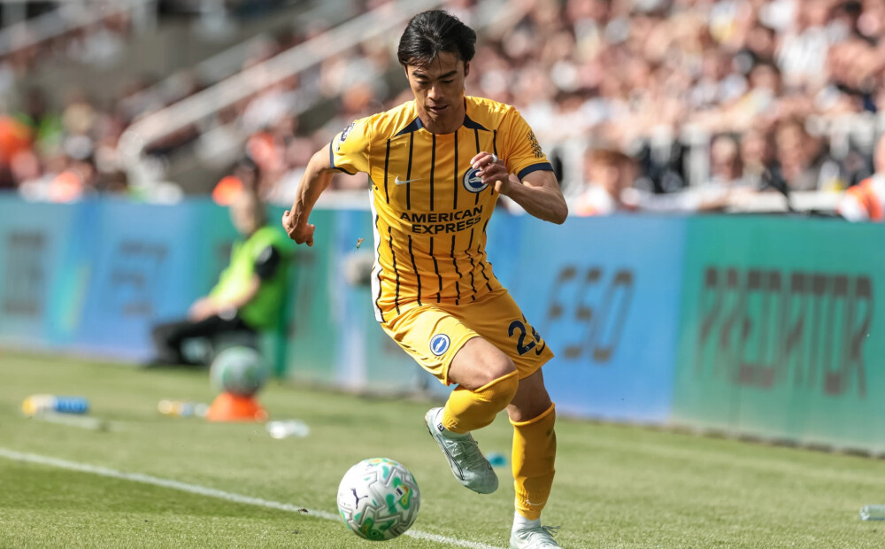 Japānas futbola izlasei īsi pirms Pasaules kausa izkrīt viens no līderiem