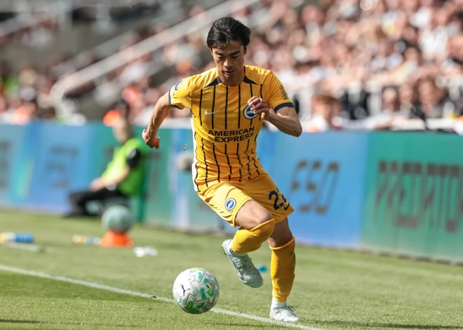 Japānas futbola izlasei īsi pirms Pasaules kausa izkrīt viens no līderiem