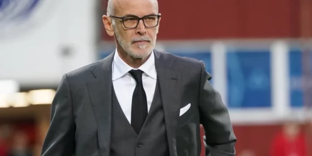 Paolo Nikolato turpinās darbu ar izlasi.