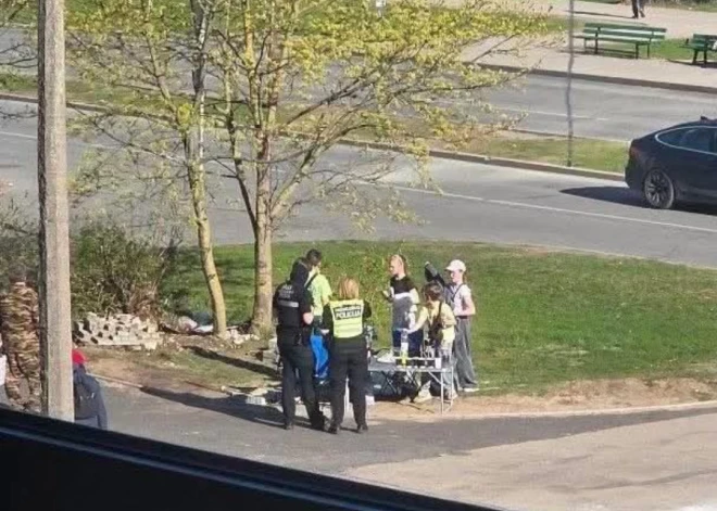 Bērnu bizness – cik droši un legāli nepilngadīgajiem ir tirgot dzērienus stendos?