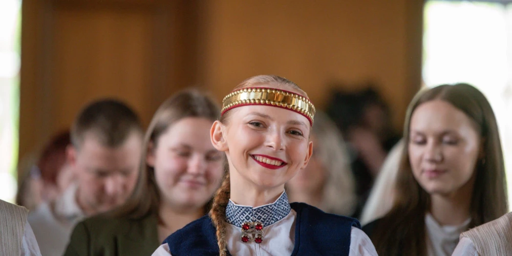 Īpašā pateicības pasākumā Ministru kabinetā tiek cildināti “Talkas cilts balvas” uzvarētāji un pašvaldību koordinatori.