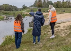 "Семья живет в боли и неизвестности": Bezvests.lv объявила о поисках пропавшей 15 лет назад девочки