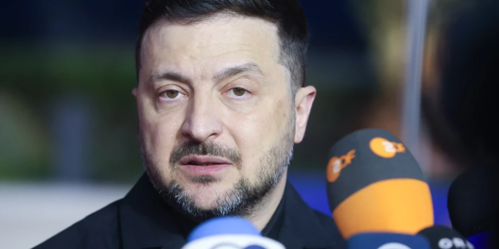 Ukrainas prezidents Volodimirs Zelenskis brīdina, ka Krievija mēģina  iesaistīt karā Baltkrieviju.