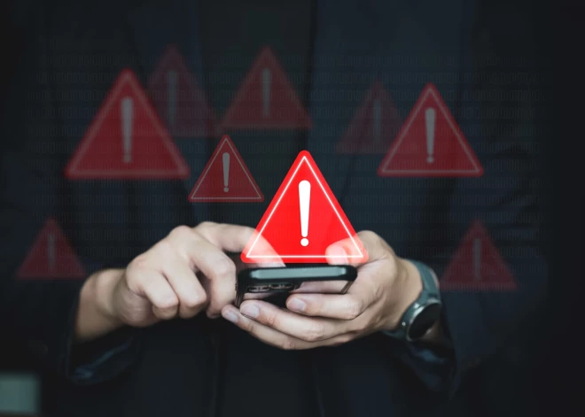 В Лиепае учитель отстранен от работы после публикации подозрительной переписки с подростком