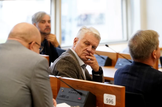Balvu novada domes priekšsēdētājs Jānis Trupovnieks noteicis rīcības algoritmu gadījumiem, kad tiek saņemti šūnu apraides paziņojumi par iespējamu apdraudējumu Latvijas gaisa telpā.