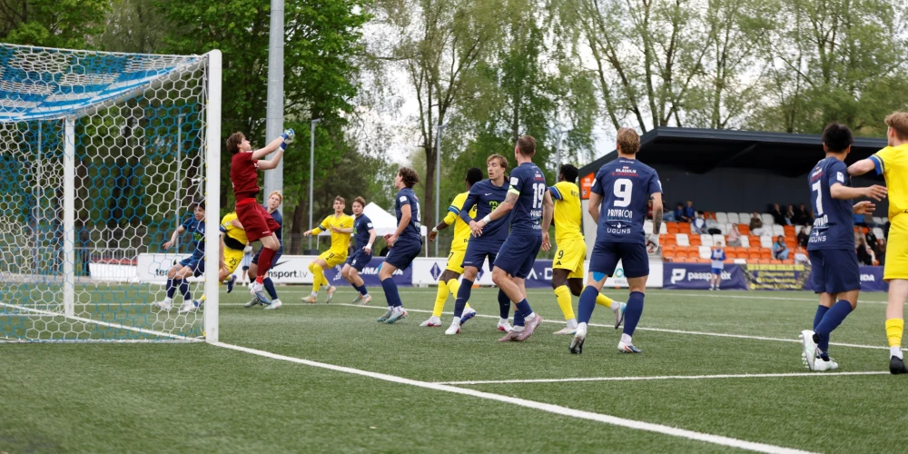 "Super Nova" mērojas spēkiem ar "Ogre United" (foto: "SK Super Nova")